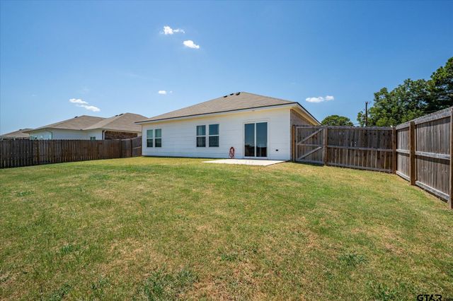 973 Martin St, Chandler, TX 75758