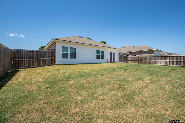 973 Martin St, Chandler, TX 75758