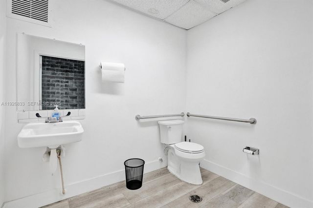 2365 NW 70th Ave C24, Miami, FL 33122