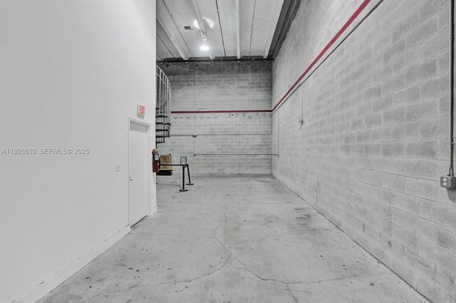 2365 NW 70th Ave C24, Miami, FL 33122