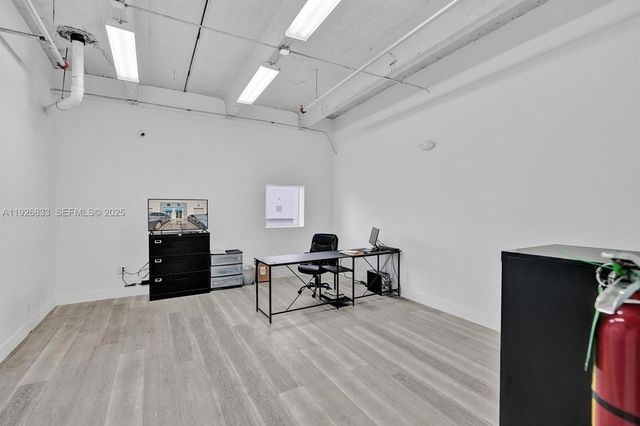 2365 NW 70th Ave C24, Miami, FL 33122