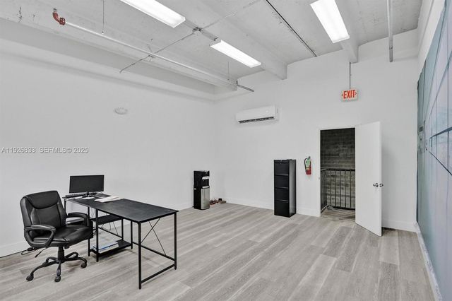 2365 NW 70th Ave C24, Miami, FL 33122