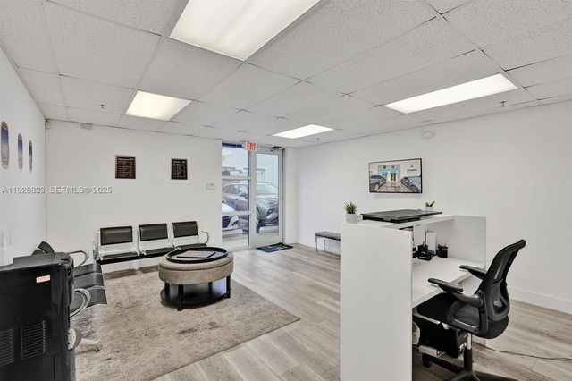 2365 NW 70th Ave C24, Miami, FL 33122