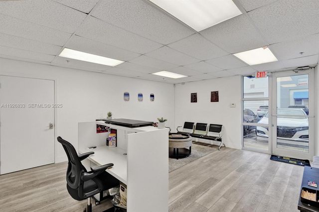 2365 NW 70th Ave C24, Miami, FL 33122