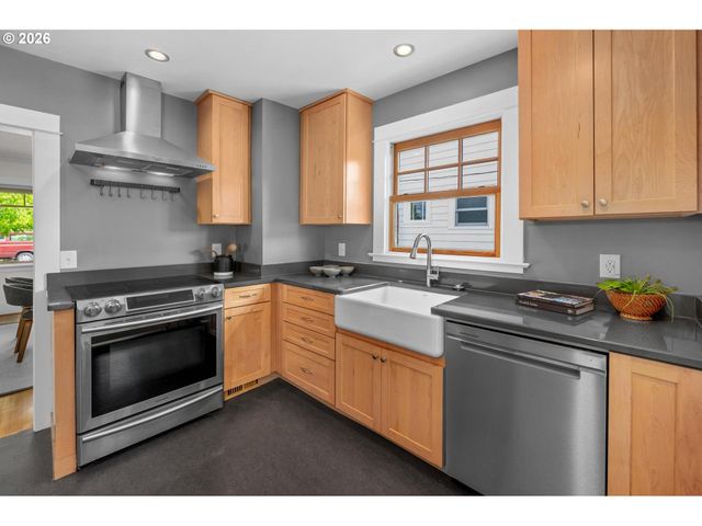 3035 Ne 47TH Ave, Portland, OR 97213