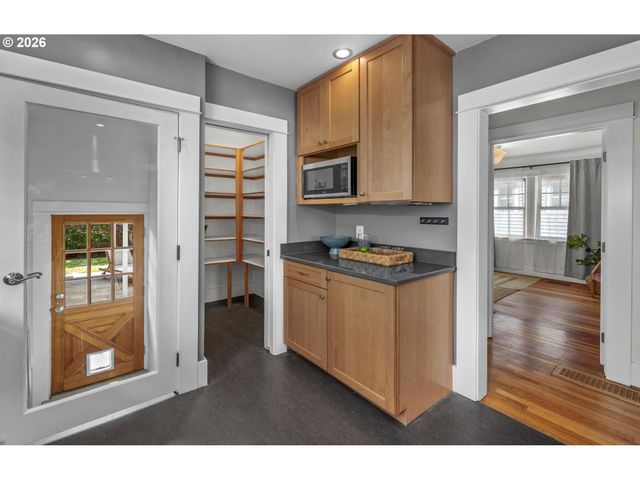 3035 Ne 47TH Ave, Portland, OR 97213