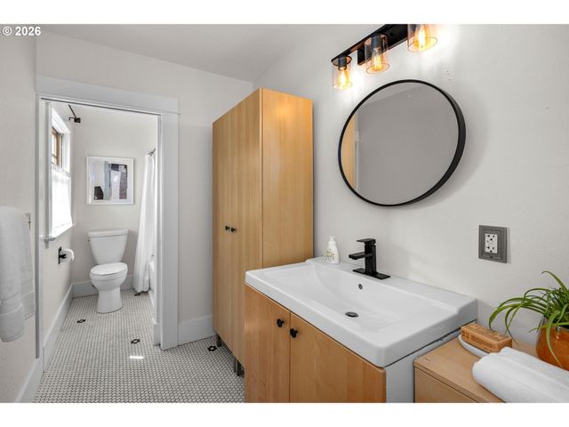 3035 Ne 47TH Ave, Portland, OR 97213