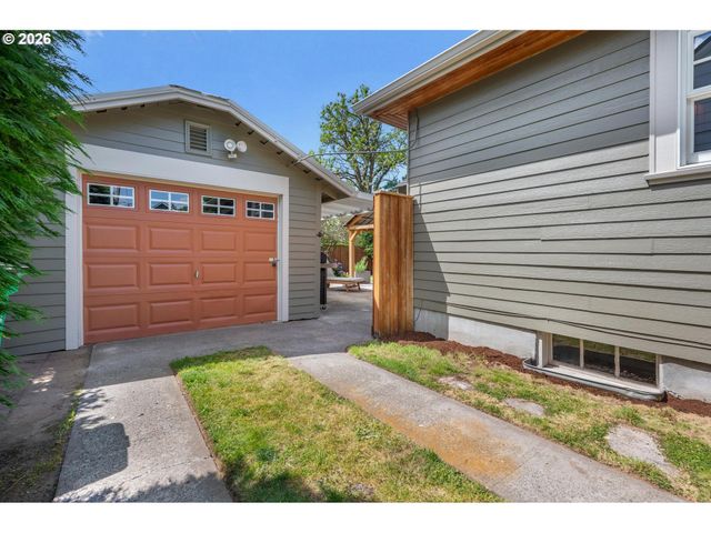 3035 Ne 47TH Ave, Portland, OR 97213