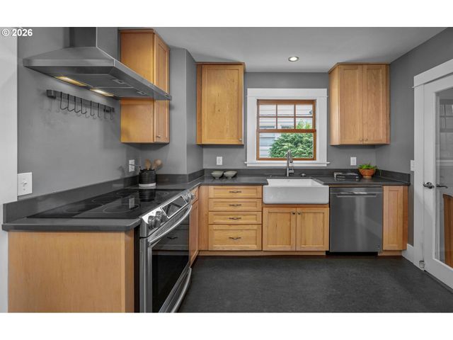 3035 Ne 47TH Ave, Portland, OR 97213