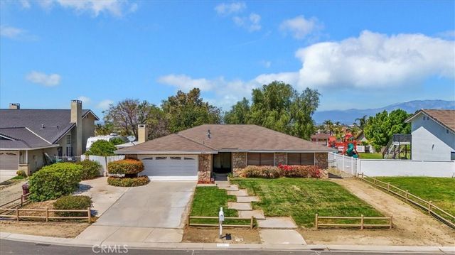 2386 Hialeah Circle, Norco, CA 92860