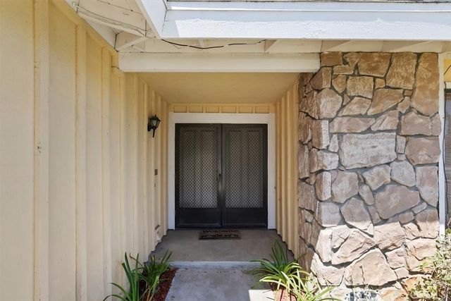 2386 Hialeah Circle, Norco, CA 92860