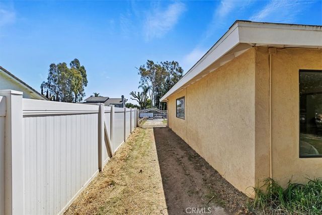 2386 Hialeah Circle, Norco, CA 92860