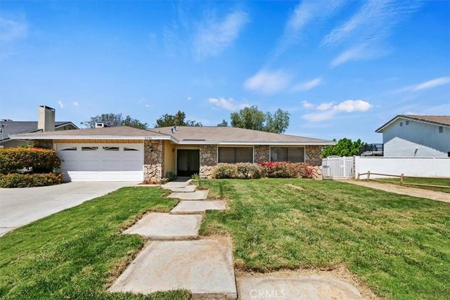 2386 Hialeah Circle, Norco, CA 92860