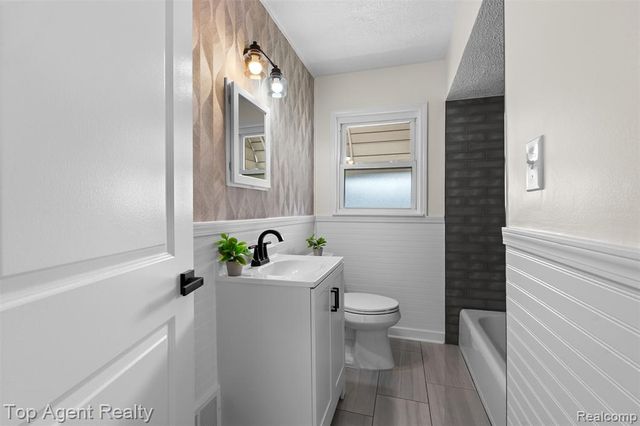 15110 Drake Street, Southgate, MI 48195