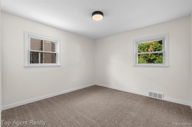 15110 Drake Street, Southgate, MI 48195