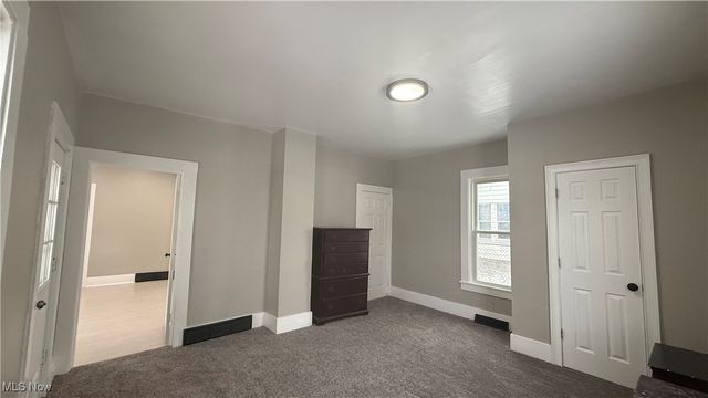 988 East Avenue SE, Warren, OH 44484