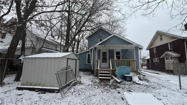 988 East Avenue SE, Warren, OH 44484