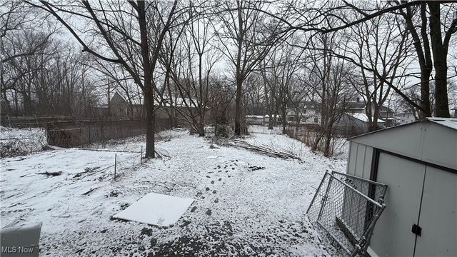 988 East Avenue SE, Warren, OH 44484