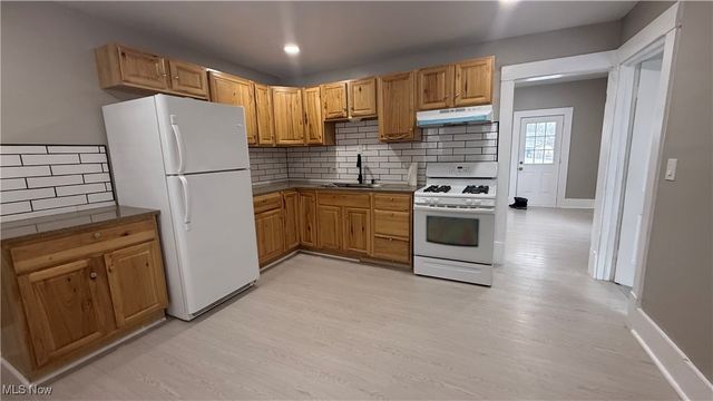 988 East Avenue SE, Warren, OH 44484