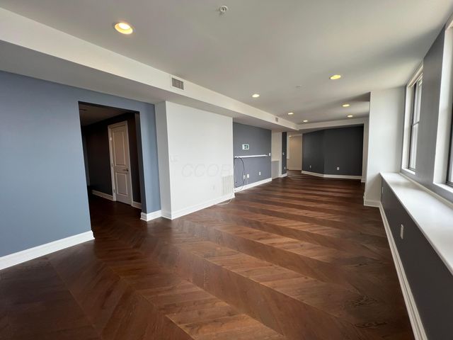 50 W Broad Street, 3502 3502, Columbus, OH 43215