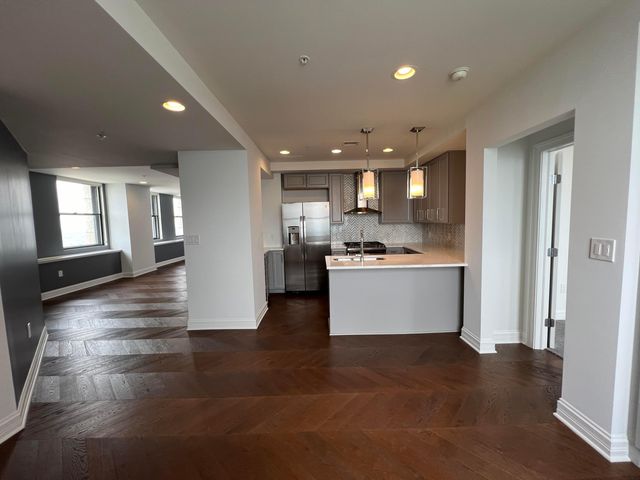 50 W Broad Street, 3502 3502, Columbus, OH 43215