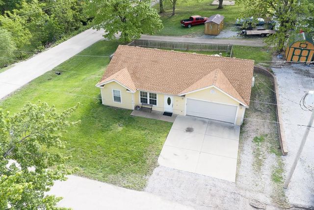 101 S Delaware Street, Tonganoxie, KS 66086