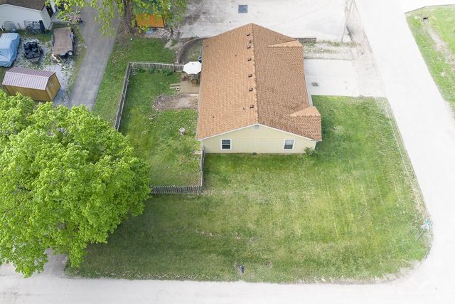 101 S Delaware Street, Tonganoxie, KS 66086