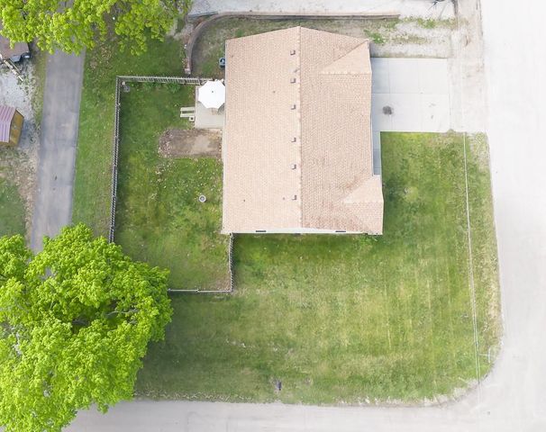 101 S Delaware Street, Tonganoxie, KS 66086