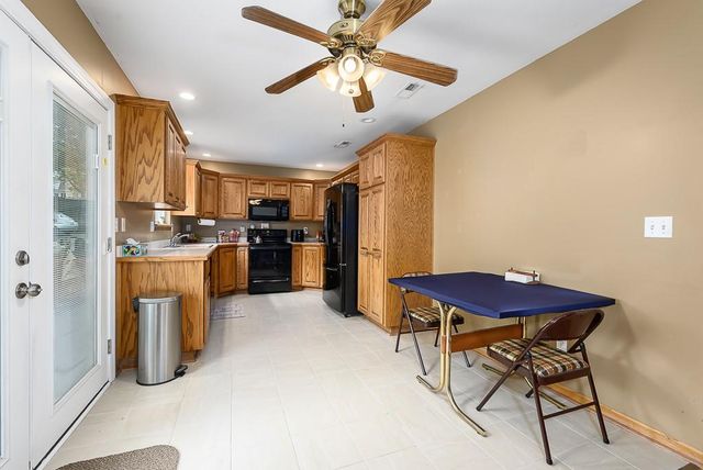 101 S Delaware Street, Tonganoxie, KS 66086