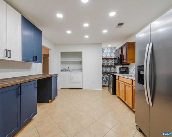 3189 JAMES RIVER RD, Howardsville, VA 24562