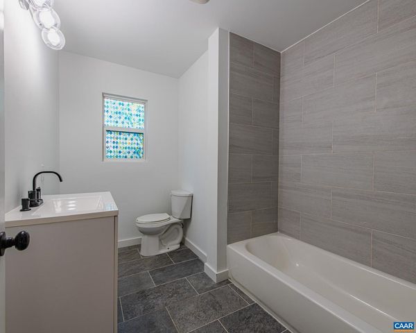 3189 JAMES RIVER RD, Howardsville, VA 24562