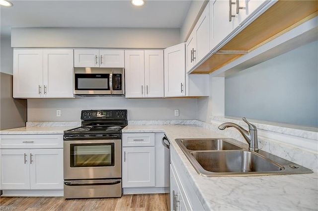 1330 Damyien ARCH, Chesapeake, VA 23320