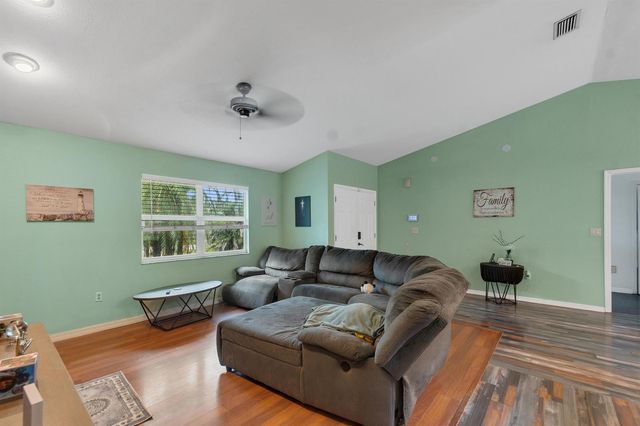 2674 SE Tiffany Avenue, Port Saint Lucie, FL 34952