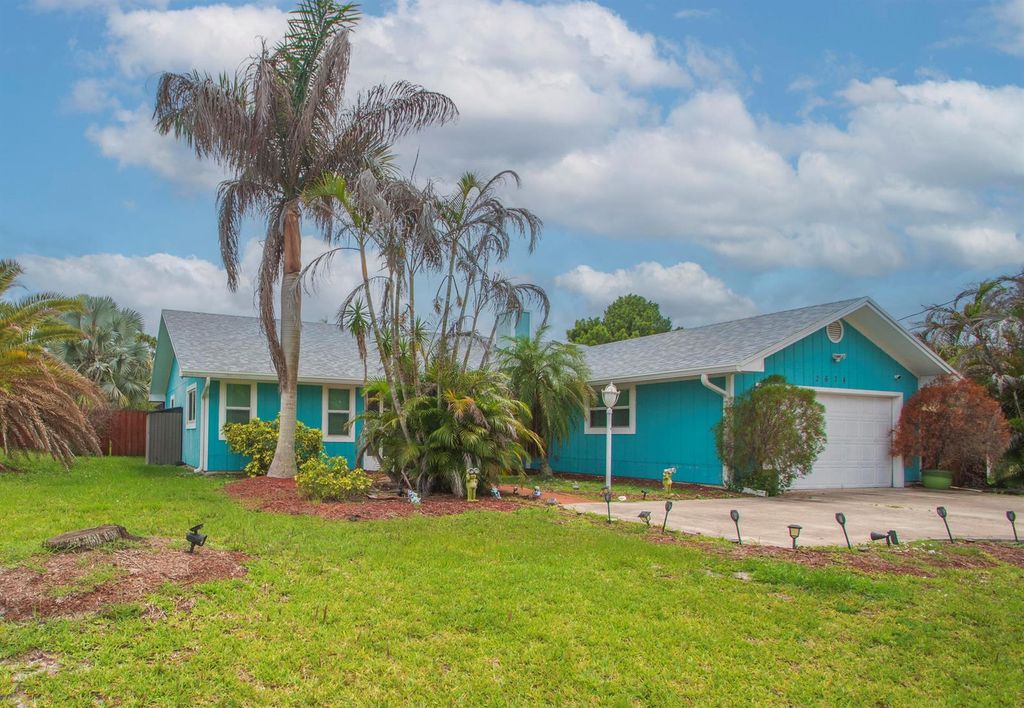 2674 SE Tiffany Avenue, Port Saint Lucie, FL 34952