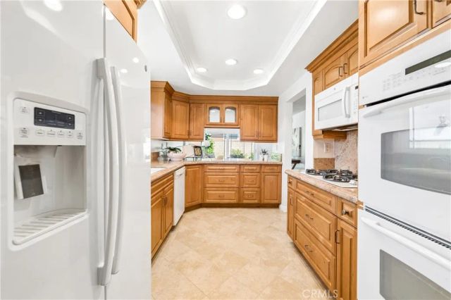 16372 Redlands, Huntington Beach, CA 92647