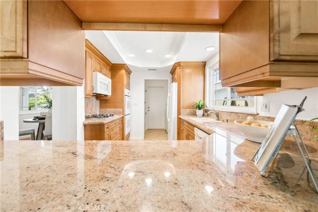 16372 Redlands, Huntington Beach, CA 92647