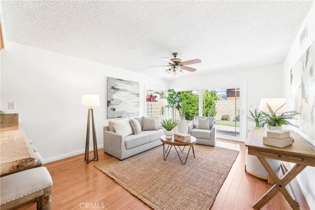 16372 Redlands, Huntington Beach, CA 92647