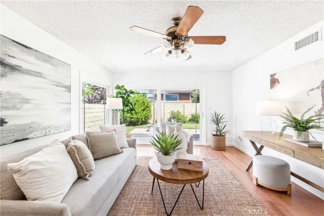 16372 Redlands, Huntington Beach, CA 92647