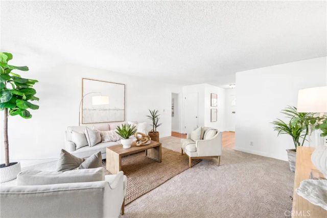 16372 Redlands, Huntington Beach, CA 92647