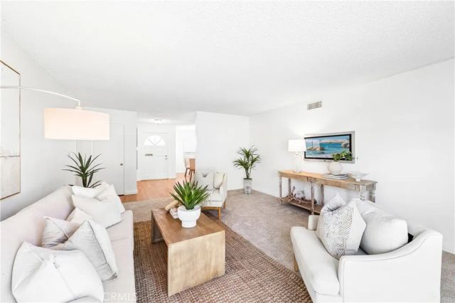 16372 Redlands, Huntington Beach, CA 92647