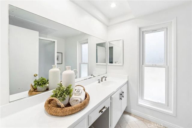 16372 Redlands, Huntington Beach, CA 92647