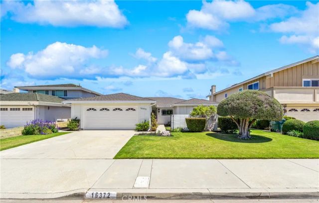 16372 Redlands, Huntington Beach, CA 92647
