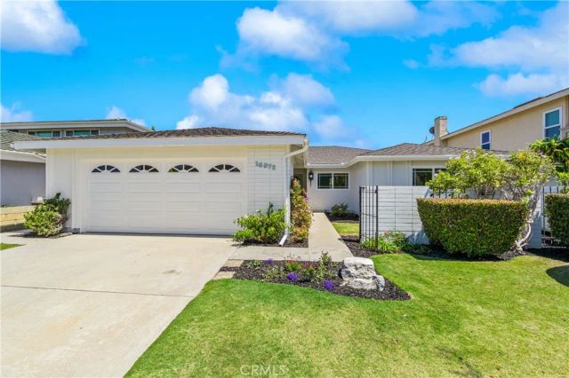 16372 Redlands, Huntington Beach, CA 92647