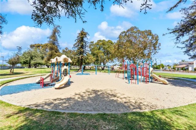 16372 Redlands, Huntington Beach, CA 92647