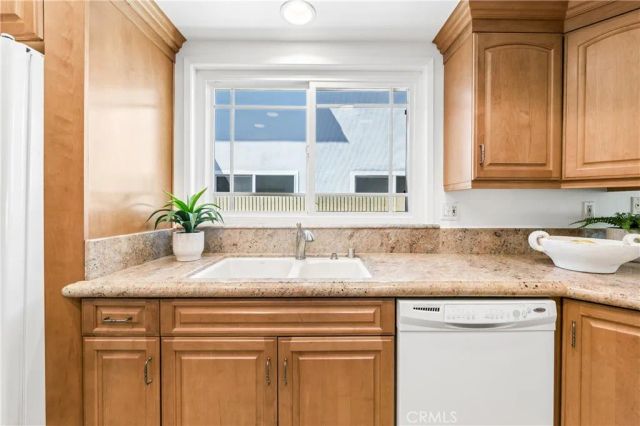 16372 Redlands, Huntington Beach, CA 92647