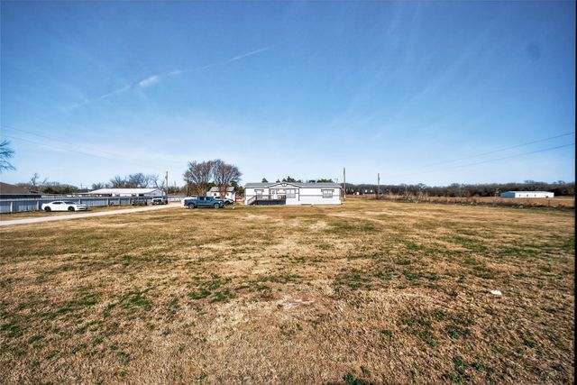 147 Emberson Chapel Road, Pilot Point, TX 76258