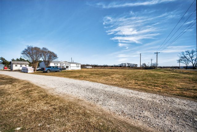 147 Emberson Chapel Road, Pilot Point, TX 76258