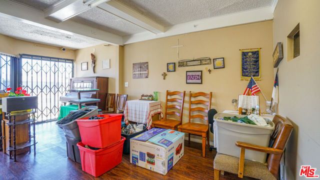3430 W Slauson Avenue, Los Angeles, CA 90043