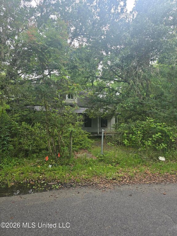 6505 Elder Ferry Road, Moss Point, MS 39563
