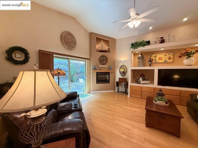 13166 Wells Fargo Dr., Groveland, CA 95321